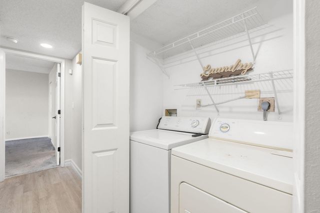 3053 N Oakland Forest Drive 102, Oakland Park, FL 33309