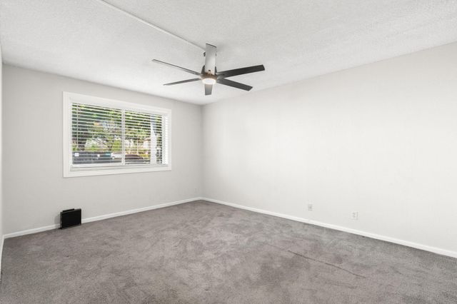 3053 N Oakland Forest Drive 102, Oakland Park, FL 33309