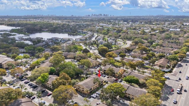3053 N Oakland Forest Drive 102, Oakland Park, FL 33309