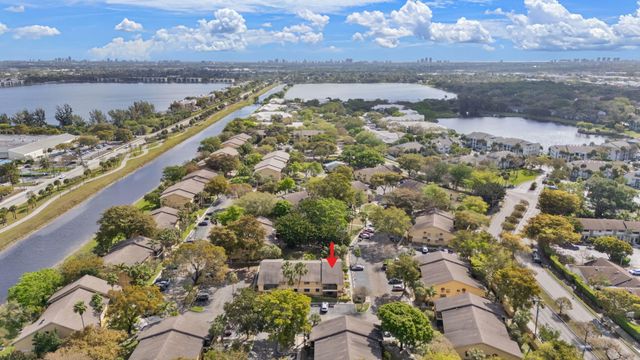 3053 N Oakland Forest Drive 102, Oakland Park, FL 33309