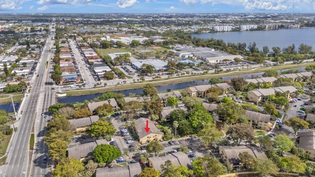3053 N Oakland Forest Drive 102, Oakland Park, FL 33309