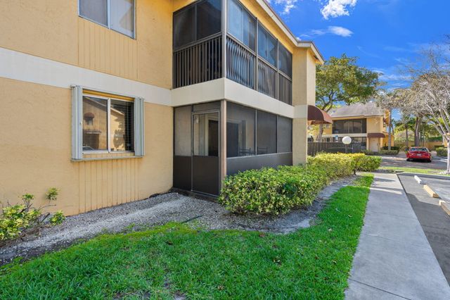 3053 N Oakland Forest Drive 102, Oakland Park, FL 33309