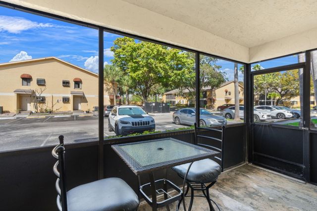 3053 N Oakland Forest Drive 102, Oakland Park, FL 33309