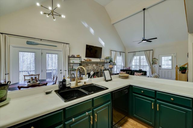 1442 Shore Line Drive, Tignall, GA 30668