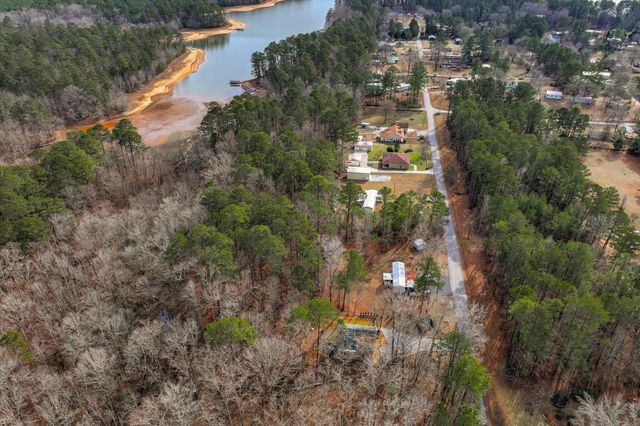 1442 Shore Line Drive, Tignall, GA 30668