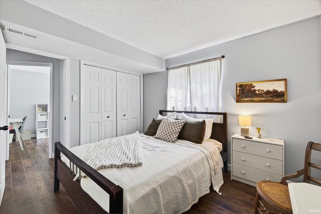 705 N Hanover Glen, Ellettsville, IN 47429