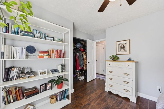 705 N Hanover Glen, Ellettsville, IN 47429