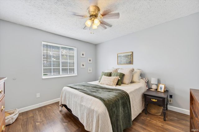 705 N Hanover Glen, Ellettsville, IN 47429