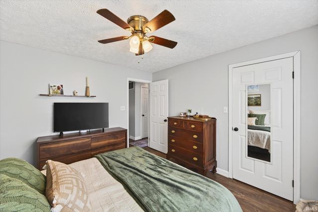 705 N Hanover Glen, Ellettsville, IN 47429