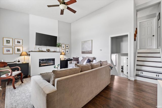 705 N Hanover Glen, Ellettsville, IN 47429