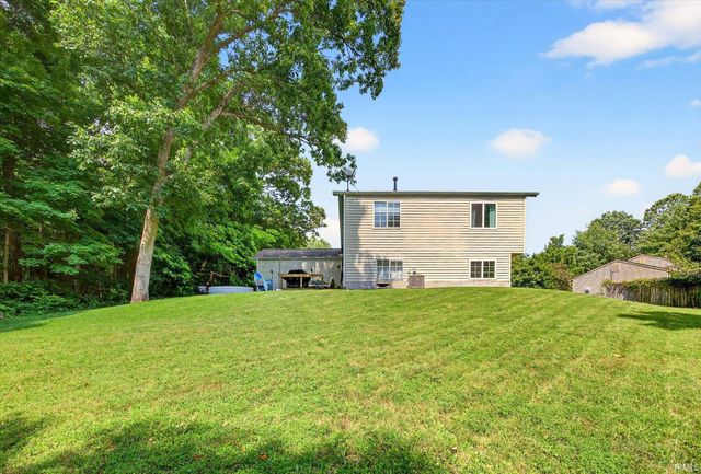 705 N Hanover Glen, Ellettsville, IN 47429