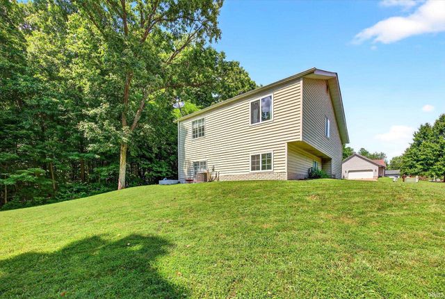 705 N Hanover Glen, Ellettsville, IN 47429