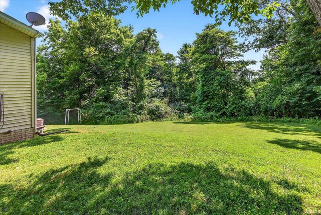 705 N Hanover Glen, Ellettsville, IN 47429