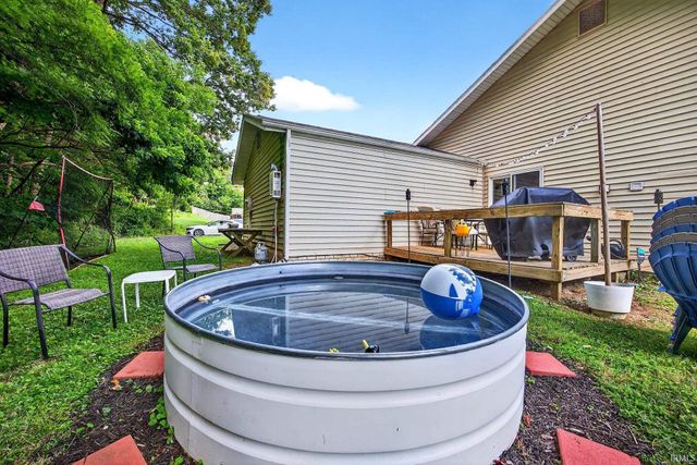 705 N Hanover Glen, Ellettsville, IN 47429