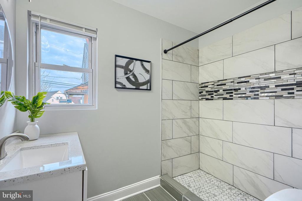 Image 19 of property listing at 3802 FERNHILL AVE, Baltimore, MD 21215