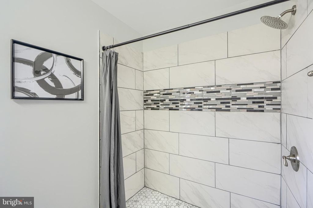 Image 22 of property listing at 3802 FERNHILL AVE, Baltimore, MD 21215