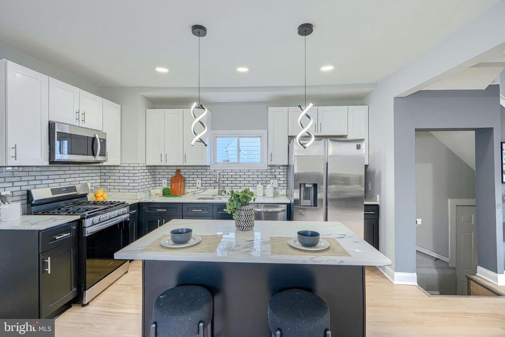 Image 3 of property listing at 3802 FERNHILL AVE, Baltimore, MD 21215