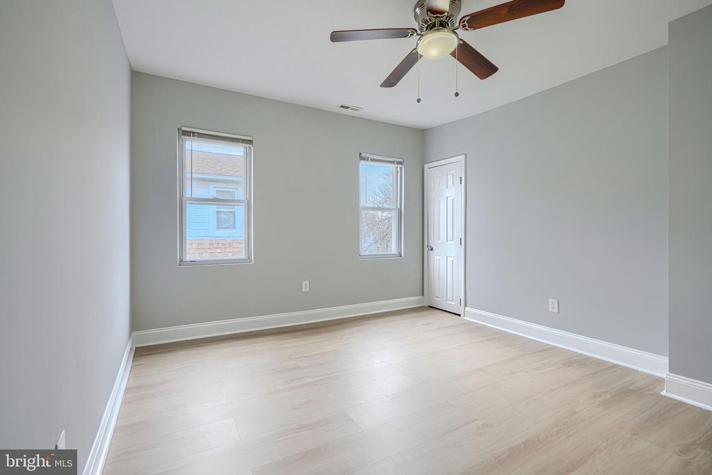 Image 34 of property listing at 3802 FERNHILL AVE, Baltimore, MD 21215