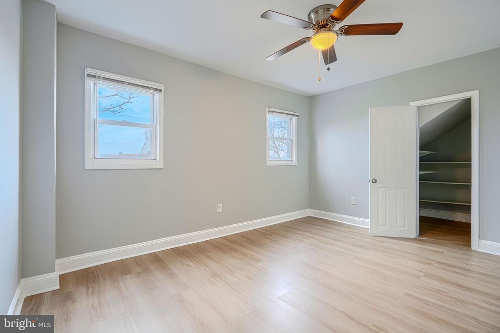 Image 37 of property listing at 3802 FERNHILL AVE, Baltimore, MD 21215