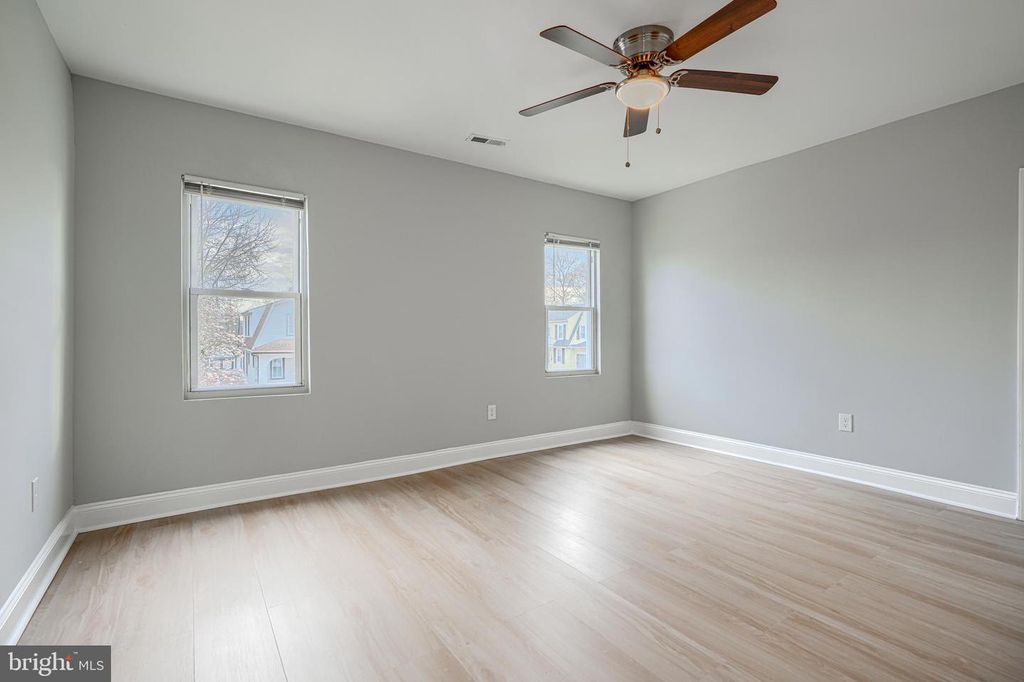 Image 38 of property listing at 3802 FERNHILL AVE, Baltimore, MD 21215