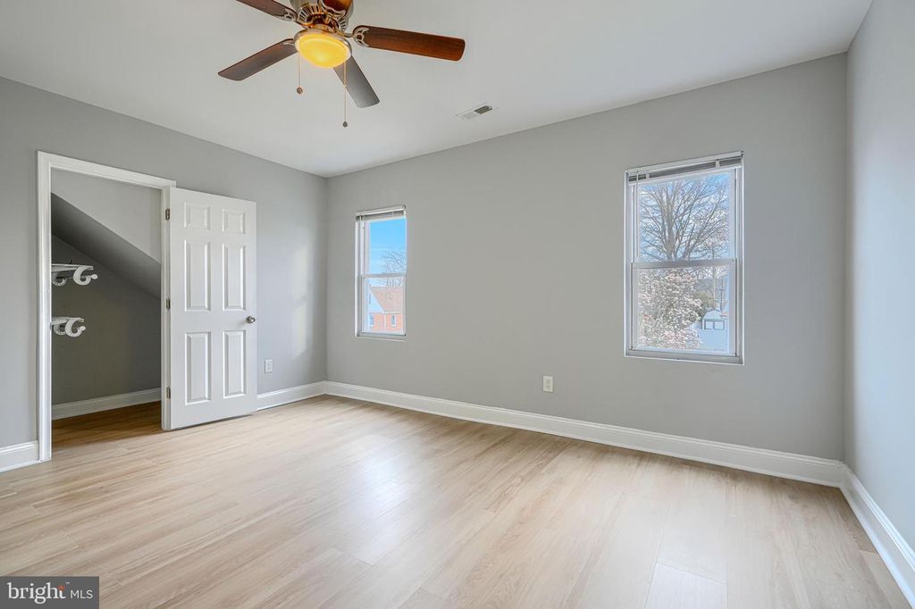 Image 42 of property listing at 3802 FERNHILL AVE, Baltimore, MD 21215