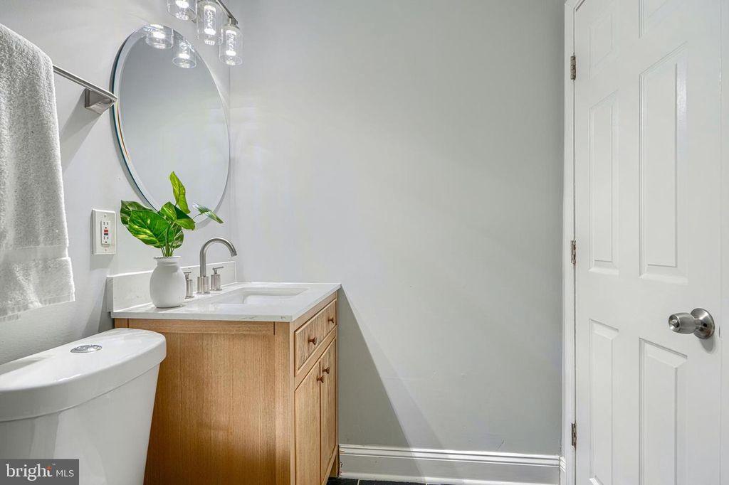 Image 43 of property listing at 3802 FERNHILL AVE, Baltimore, MD 21215