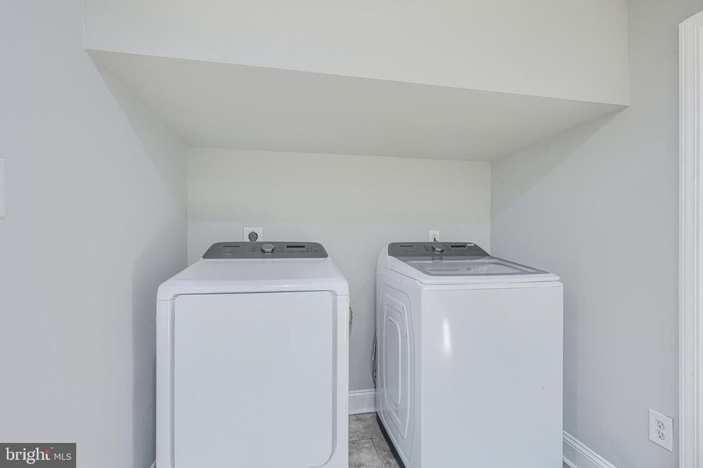 Image 47 of property listing at 3802 FERNHILL AVE, Baltimore, MD 21215