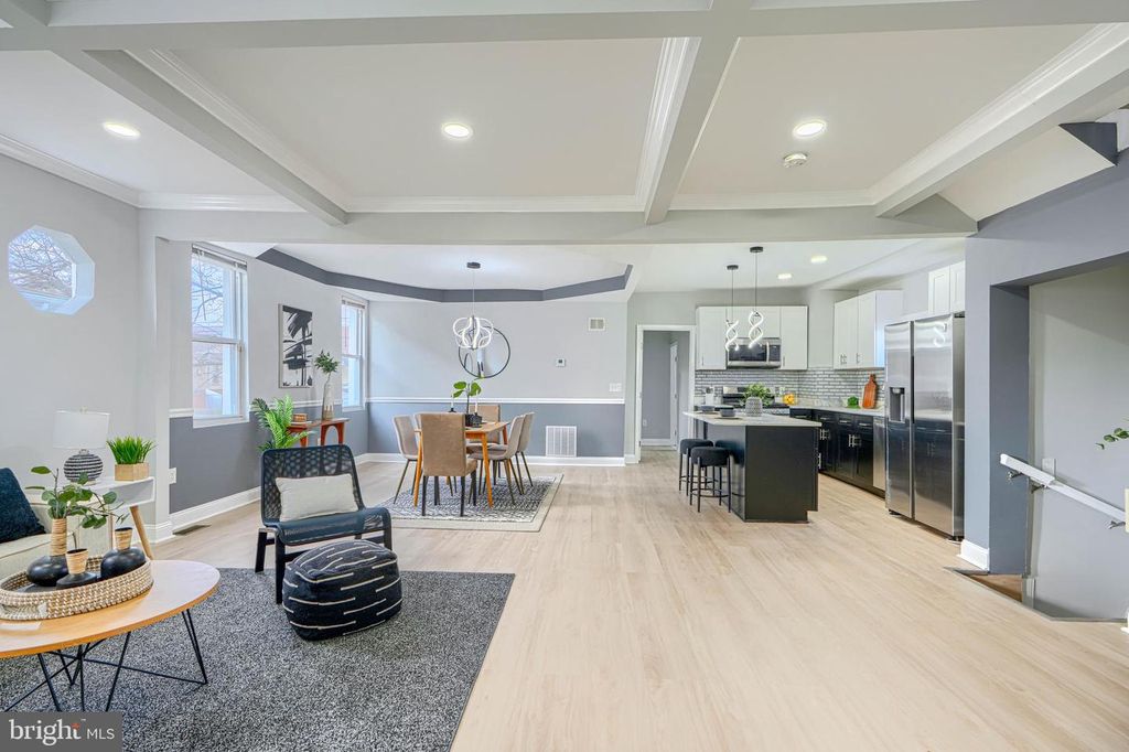 Image 6 of property listing at 3802 FERNHILL AVE, Baltimore, MD 21215