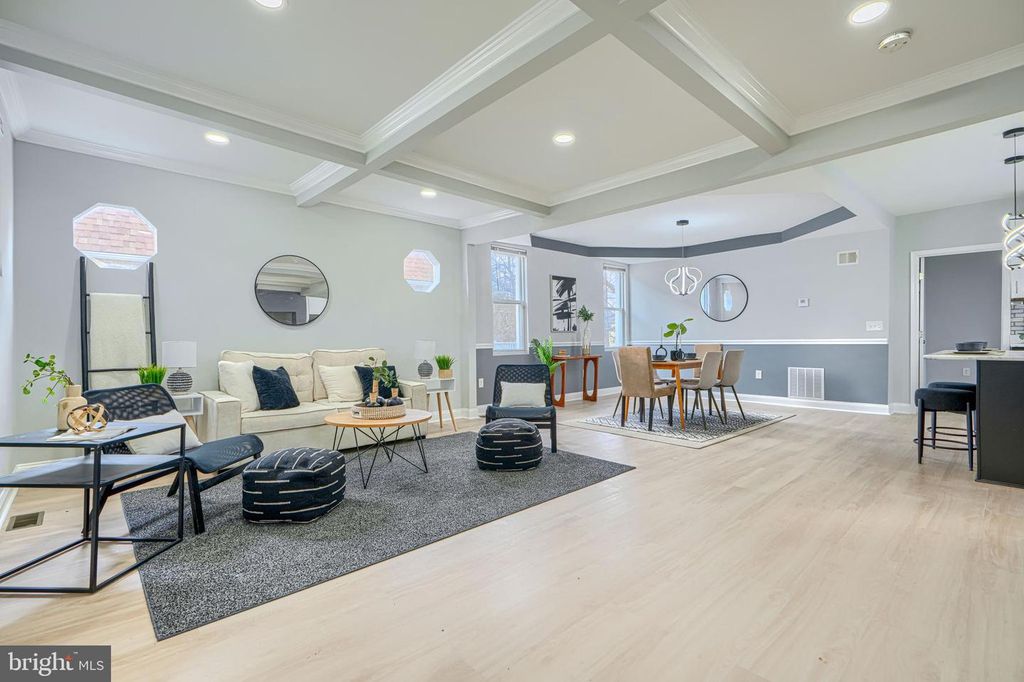 Image 7 of property listing at 3802 FERNHILL AVE, Baltimore, MD 21215