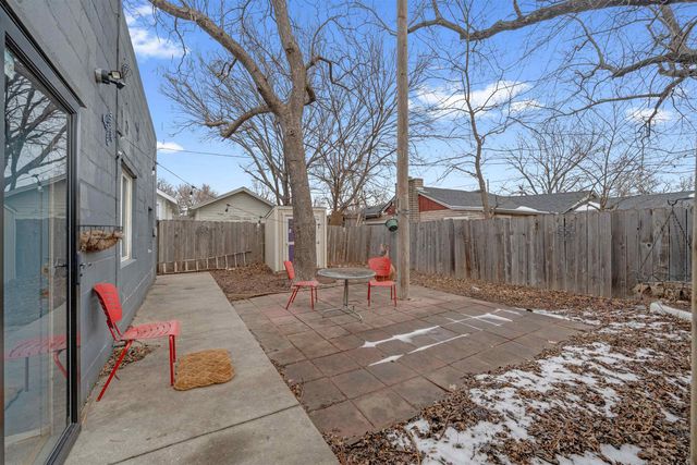 1927 W Mccormick Ave, Wichita, KS 67213