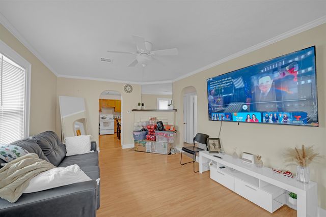 1927 W Mccormick Ave, Wichita, KS 67213