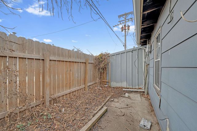 1927 W Mccormick Ave, Wichita, KS 67213