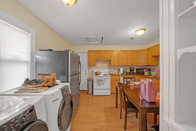 1927 W Mccormick Ave, Wichita, KS 67213