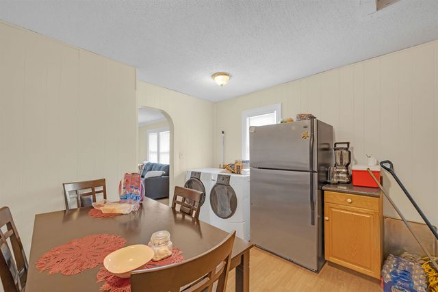 1927 W Mccormick Ave, Wichita, KS 67213