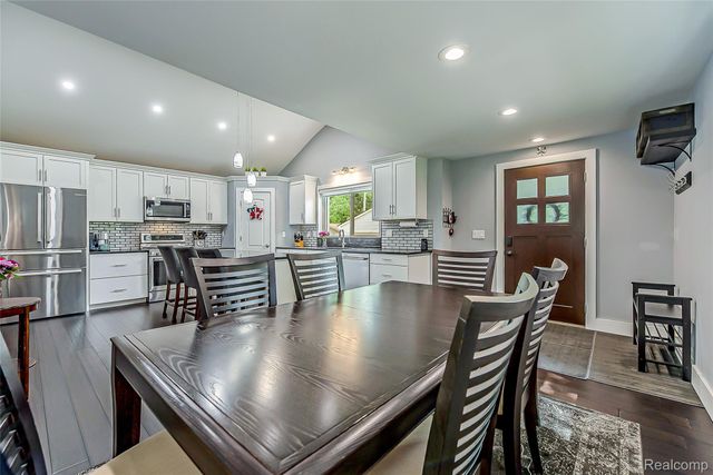 9137 Maltby Road, Green Oak Township, MI 48116