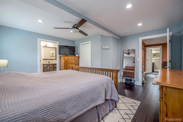 9137 Maltby Road, Green Oak Township, MI 48116