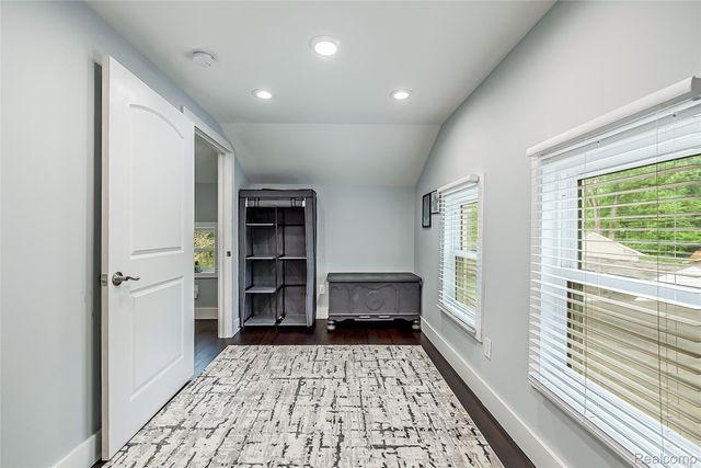 9137 Maltby Road, Green Oak Township, MI 48116