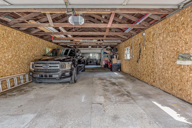 9137 Maltby Road, Green Oak Township, MI 48116