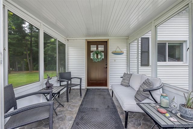 9137 Maltby Road, Green Oak Township, MI 48116