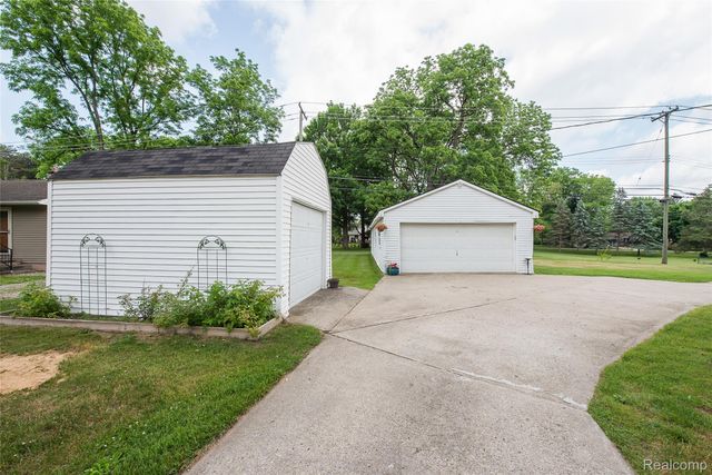 9137 Maltby Road, Green Oak Township, MI 48116