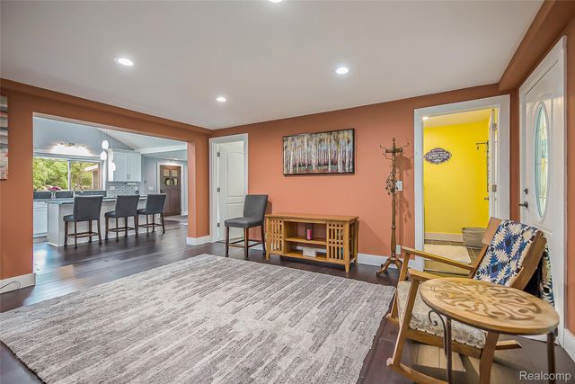 9137 Maltby Road, Green Oak Township, MI 48116