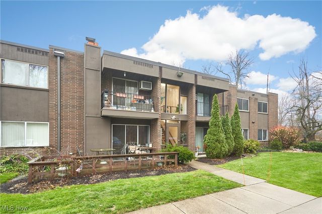 10744 Valley View Road B13, Northfield, OH 44067