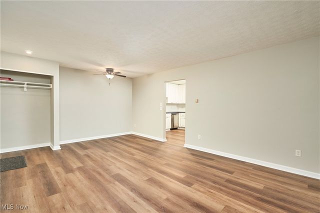 10744 Valley View Road B13, Northfield, OH 44067