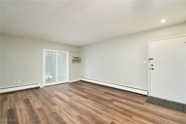 10744 Valley View Road B13, Northfield, OH 44067