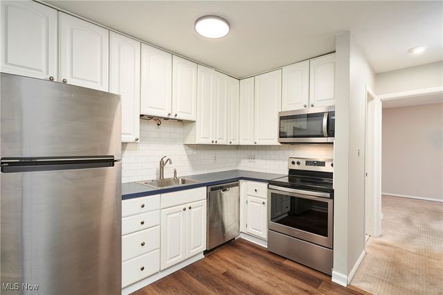 10744 Valley View Road B13, Northfield, OH 44067