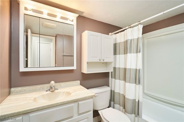 10744 Valley View Road B13, Northfield, OH 44067