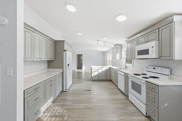 24 Samy Ln., Pawleys Island, SC 29585