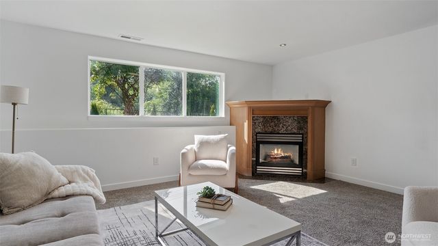 5525 Glenwood Avenue, Everett, WA 98203