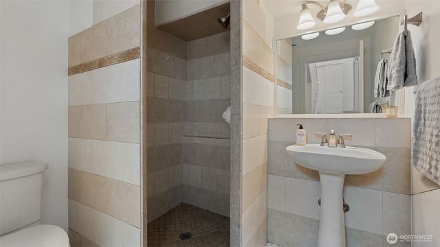 5525 Glenwood Avenue, Everett, WA 98203