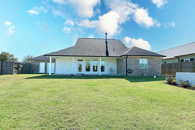 126 St George, Schriever, LA 70395